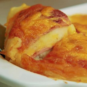 1.9M views · 7.9K reactions | Fried Bologna Casserole is cheesy, crunchy perfection -- for the whole family! | Cooking Panda | Facebook