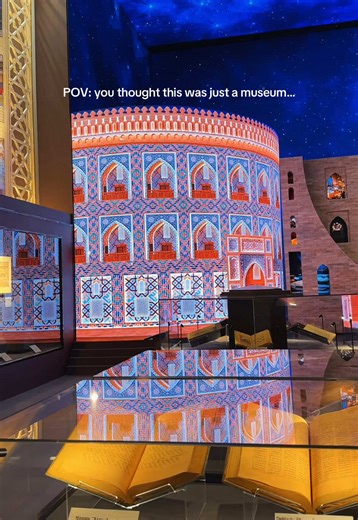 Bangunan megah ini adalah Pusat Peradaban Islam, sebuah proyek budaya dan pendidikan besar yang dibuat untuk menjadi pusat global dalam mempelajari sejarah dan budaya Islam. Pusat ini diperkirakan akan resmi dibuka pada akhir Maret 2026. #uzbekistan #tashkent #centralasia #centerofislamiccivilization #civilizationhistorycenter