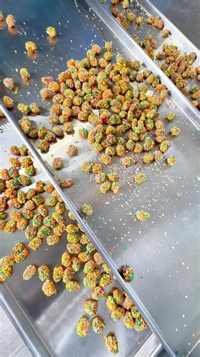 FREEZE DRIED NERD CLUSTERS 👀 Drop a ❤️ if you LOVE Freeze Dried ASMR! #Freezies #freezedriedcandy #asmr #candyasmr #crunchy #tingles | Freezies Treats