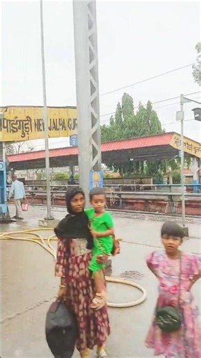 train arrival 🌻🌻🌻