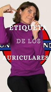 🔊✨ El Arte de Usar Auriculares Inalámbricos en Público ✨🔊 ¿Quién no ama la libertad que nos dan los auriculares inalámbricos? Pero ojo, usar estos pequeños dispositivos requiere un poco de etiqueta moderna para no convertirnos en los "DJ involuntarios" del metro. 🎧🤹‍♂️ 📌 Reglas básicas: Volumen discreto: Si la persona a su lado puede escuchar la letra de su canción, puede que esté aprendiendo su playlist sin querer. 😅 Conversaciones: Recuerde que si habla con los auriculares puestos y el v