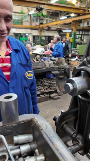Our connecting rod machining expert at work ✅ #machining #manufacturing