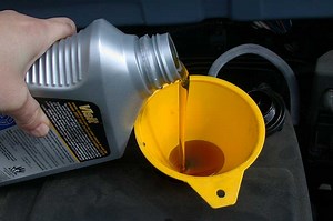 10W30 vs 10W40 Oil: What's the Difference & Which Is Better? - Off-Roading Pro