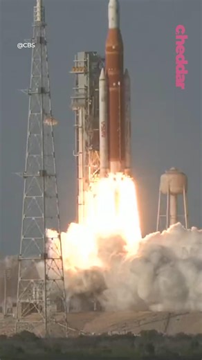 Humanity just went back to the Moon 🌝 🚀