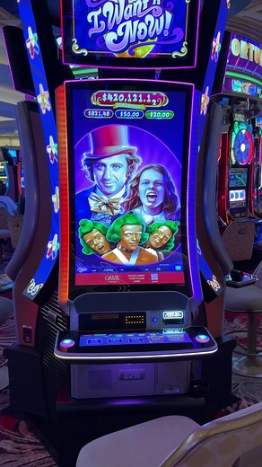 They have the TINY Willy Wonka “I want it Now” slot at the Venetian Las Vegas! | Big Win Winter on FB