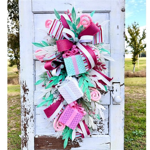 Pastel Pink & Mint Gift Box Christmas Swag | Whimsical Holiday Door Swag With Farrisilk Ribbon and Glitter Gift Boxes | 40x21 - Etsy