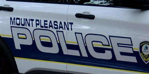 Lanes reopen after multi-car crash in Mount Pleasant