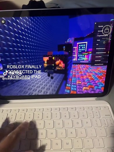 Playing Roblox on iPad with Magic Keyboard