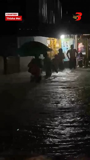 PANUORIN | Halos umabot sa bewang ang baha sa Sitio Luad, Brgy. Opias sa Lungsod ng Tayabas dahil sa malakas na buhos ng ulan nitong gabi ng Sabado, November 1, 2025. Humupa rin naman ito kalaunan pagkatapos ng malakas na buhos ng ulan. | 92.7 Brigada News FM Lucena