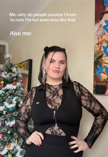 That one single G note and I’m out the emo closet again #emo #alt #wlw #mychemicalromance #goth