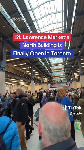 St. Lawrence Market’s Farmers Market Opens in Toronto
