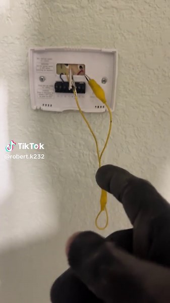 Faulty thermostat, quick diagnosis. #hvac