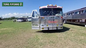 119K views · 5.4K reactions | Flxible VL 100 - 1958 con su Motor 8v71 Estrenando su Cromática de Continental Trailways ⭐️ | Autobuses Clásicos con Toño & Viajes | Facebook