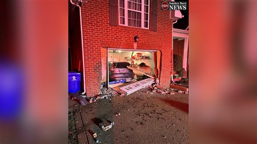 Man arrested after allegedly crashing Jeep into White House home, leaving scene