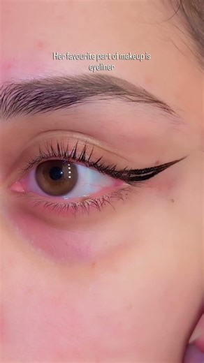 Liner #shortvideo #youtubeshorts #trending #makeup #song #beauty