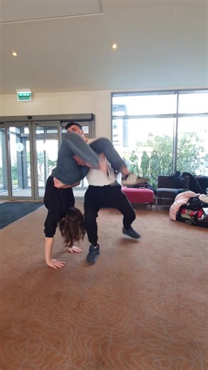 Wer Flick-Flack lernen bin, schreibe ich.🦁❤#mero #furyou #fürdich #hannover