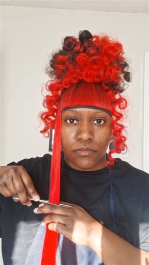 Mini Tutorial ALERT ✂️ Took braiding hair, dipped it in mirowave hot water, and cut a short emo-style bang ♥️ Proof you dont need fancy tools to create a whole vibe. Just creativity and confidence! | Shantes Epilation