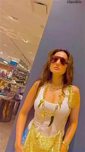 Amisha patel enjoy in thailand looking beautiful in jewellery and white outfit #Amishapatel