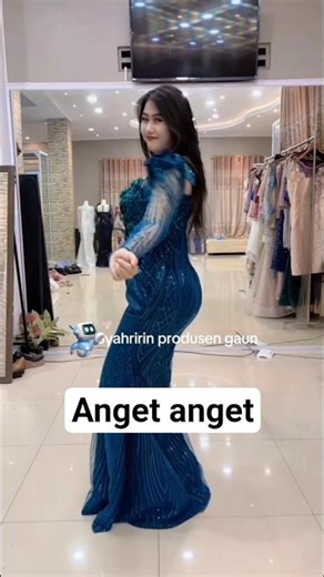 abaikan suara penyanyinya yang kaya kaleng rombeng