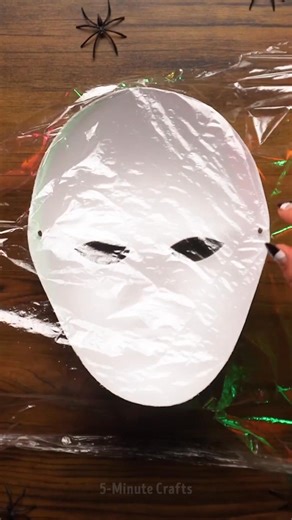 Get ready for Halloween with these creepy ideas | 5-Minute Crafts Men