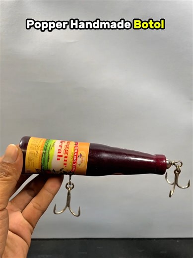 Handmade Popper Lures for Effective Fishing