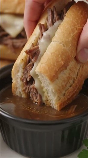 Slow Cooker French Dip Sandwich Full Recipe in Description #slowcookerrecipe #crockpotcooking #food