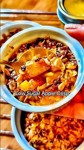 My low sugar apple crisp 🍎 One apple, simple oat crumble, ready in ~20 minutes