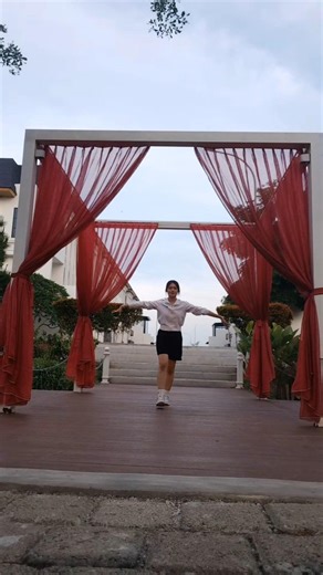 blue skies and fluttering song 🥰 #dance #kpop #cover #dancer #trend #music #indonesia #foryou #fyp