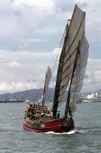 Sailing🥇 | Traditional Chinese sailing junk, 1977 | Facebook
