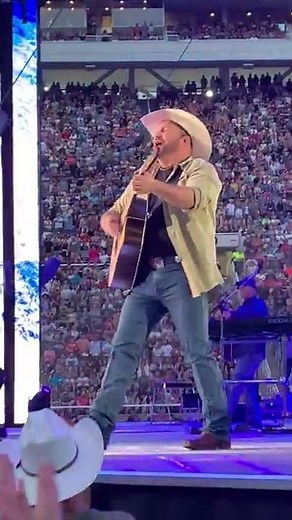 Garth Brooks Beaches of Cheyenne! Salt Lake City 2022 #shorts