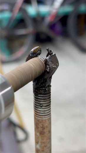 🔧 Mechanics Don’t Share This Bolt Cleaning Secret!