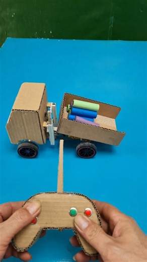 Open doors, dumping cargo bed, and self-steering wheel #DIYToys #RemoteControl #ModelCar