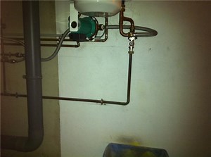 Dois-je vider le chauffe-eau lorsque je pars en vacances? - 2026 | Fr.EcoBuilderz.com