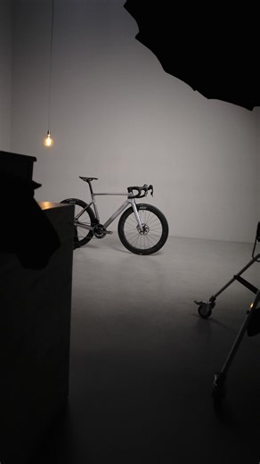 The perfect blend of speed and style. Meet the FOCUS IZALCO MAX 9.0 https://www.focus-bikes.com/bikes/rennrad-gravel/izalco-max#izalco-max-bikes | Focus Bikes