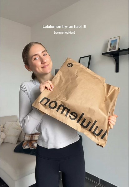 Anyone else in between sizes in lululemon 🥹 #lululemon #tryonhaul #runninggear #runningoutfit #lululemonrunning @lululemon