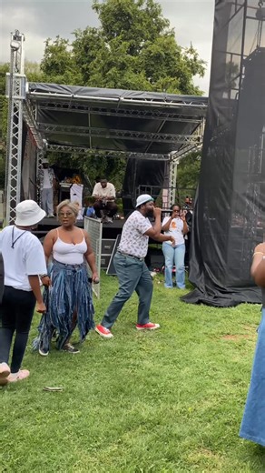 Tyrant Gallery TV on Instagram: "Sjava on the floor at Pretoria zoo soul sunday 🔥"