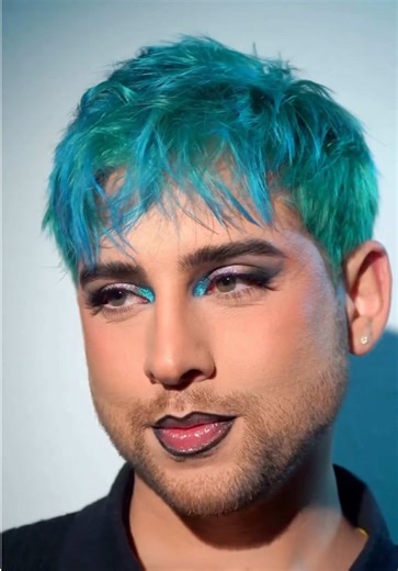 If you've been thinking about switching it up... this was your sign. “Went bold with @splathairdye in Tantalizing Teal and I'm honestly obsessed with how vibrant it turned out.” @Matt Lars #SplatHairColor #hairdye #haircolor