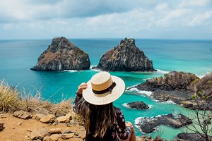 Descubra dicas do que vem por aí: tendência de looks de moda praia para verão 2022/2023