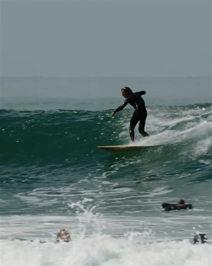 📼 Five Fins of Fun | Ian Gottron Surfing a Bonzer https://nobodysurf.com/five-fins-of-fun-ian-gottron-surfing-a-bonzer/ 🏄‍♂️ Ian Gottron 🎥 Connor Eck 🎪 KATIN 🎵 "Plants" by Love Banana, "No Train to Mary Anne" by Sepe 🇺🇸 California ⏱️ 5min 🗓️ 2025 #surfing #NobodySurf #california | NobodySurf