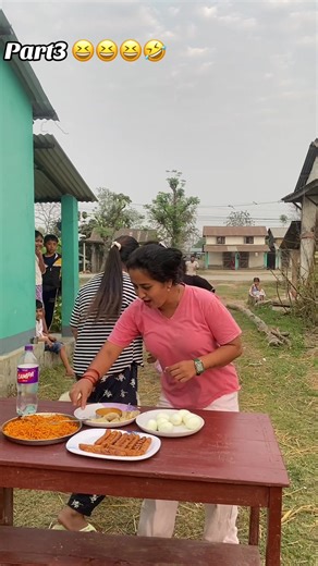 Rock, paper, scissors game with family members.😆🤣🤣