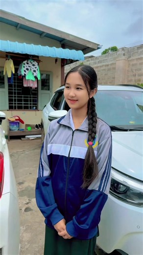 သူငယ်ချင်းအိမ်သွားရင်တွေ့တဲ့ ယဉ်ကျေးသိမ်မွေ့ကလေး