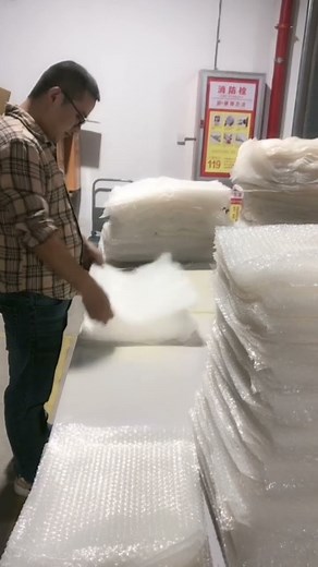 How to cut bubble wrap with the simplest tool?