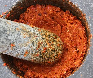 A Real Thai Red Curry Paste Recipe
