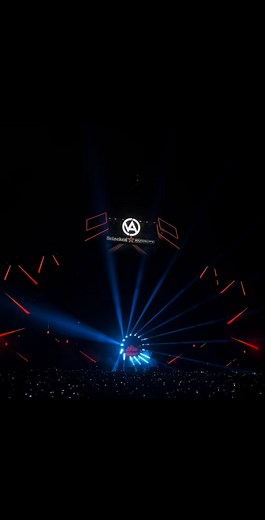 2025 EDC las vegas首日回顾，近20万人参加，真正的成年人电音游乐园！摩天轮、跳楼机、旋转木马等游乐园才会出现的设施，在这个EDC里都有，这不妥妥的人生清单了吗？#关于电音那些事 | 我的摇滚世界