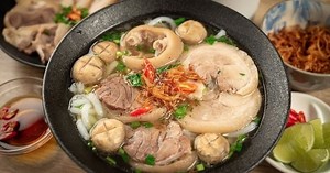 Bánh canh giò heo nấu theo cách này nước dùng ngọt thanh, hương vị đúng chuẩn nhà hàng 5 sao