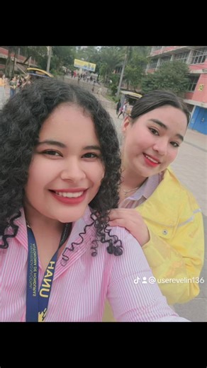 @C R I S T E L 🦦💗 la quiero mi niña 💜 😍