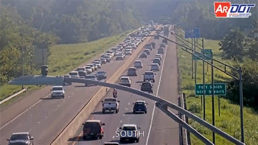 Crash on I-540 in Fort Smith stalls northbound traffic