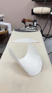 Preparación de las hombreras para la chaqueta forrada con manga sastre. Prenda guiada paso a paso. www.eometric.online | eometric - Método Profesional de Patronaje a Medida