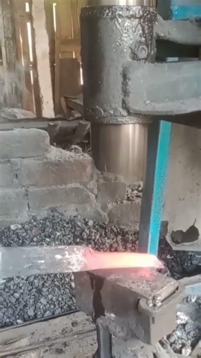 “Traditional Blacksmith Art | 🛠️✅#Blacksmith#IronForging#MetalArt#Craftsmanship#Satisfying💥💯✅💥