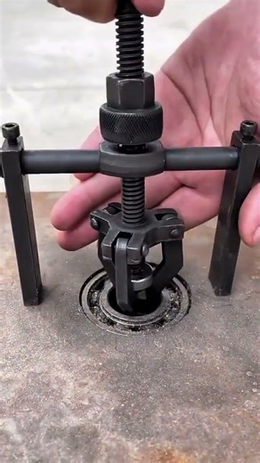 Handy Bearing Puller Tool